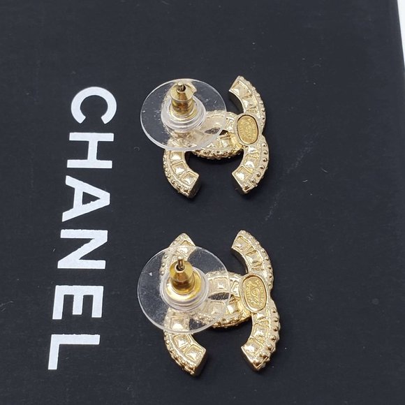 100% Authentic Chanel CC Goldish with stone Earrings - Picture 5 of 13